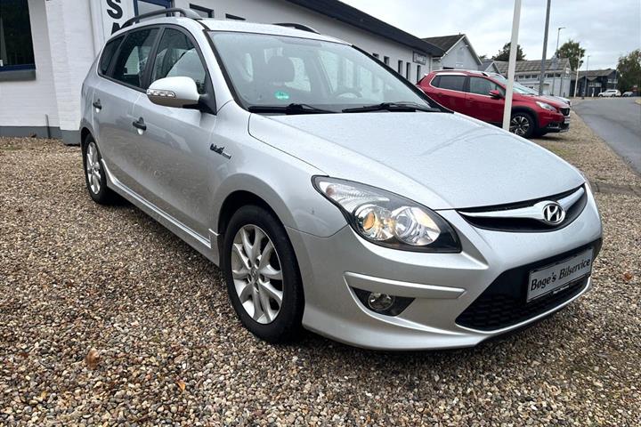 Sølv Hyundai i30 fra 2012