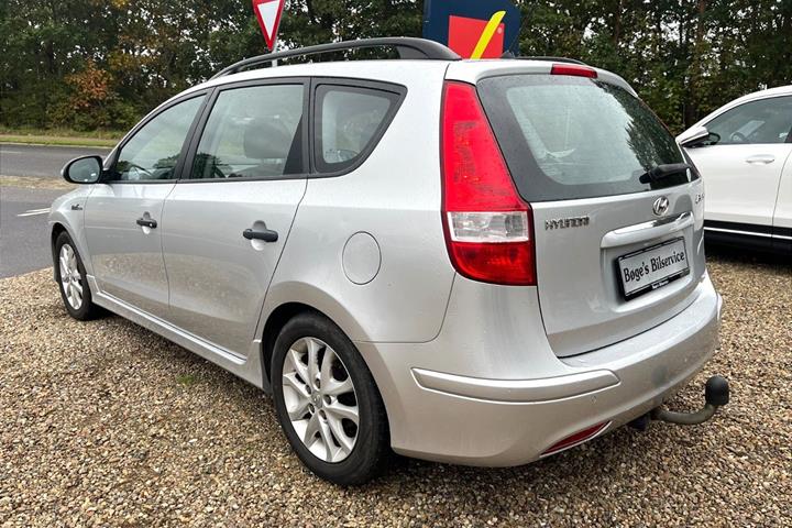 Sølv Hyundai i30 fra 2012