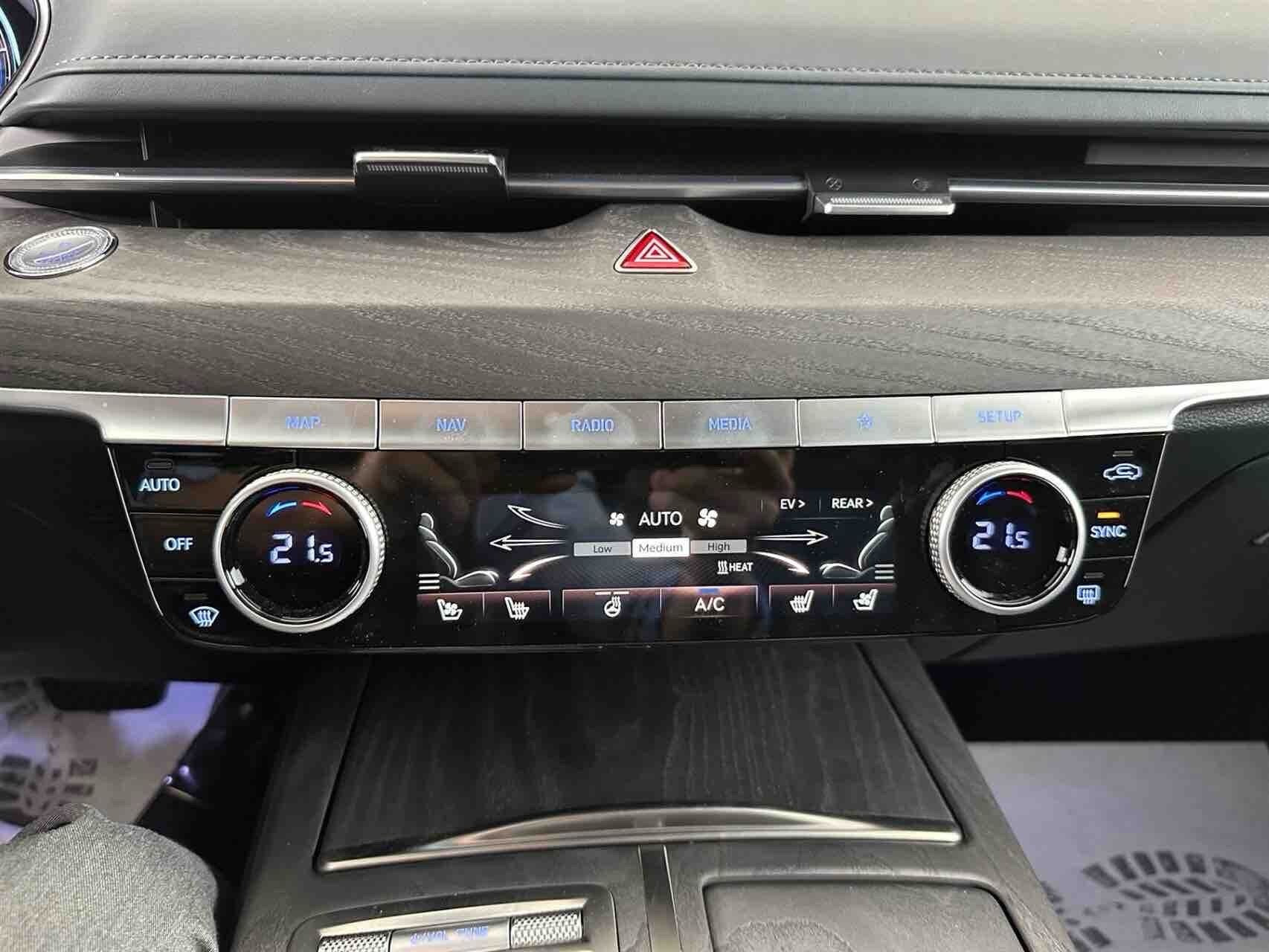 Hvid Genesis G80 fra 2023