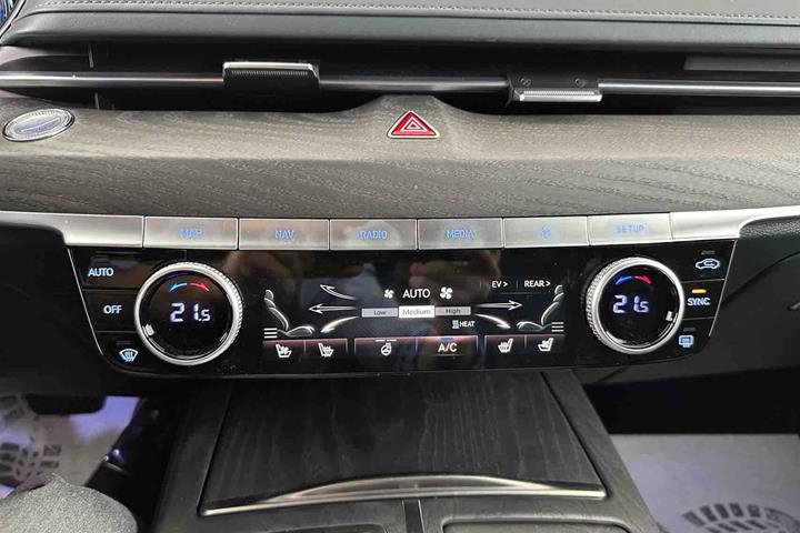 Hvid Genesis G80 fra 2023