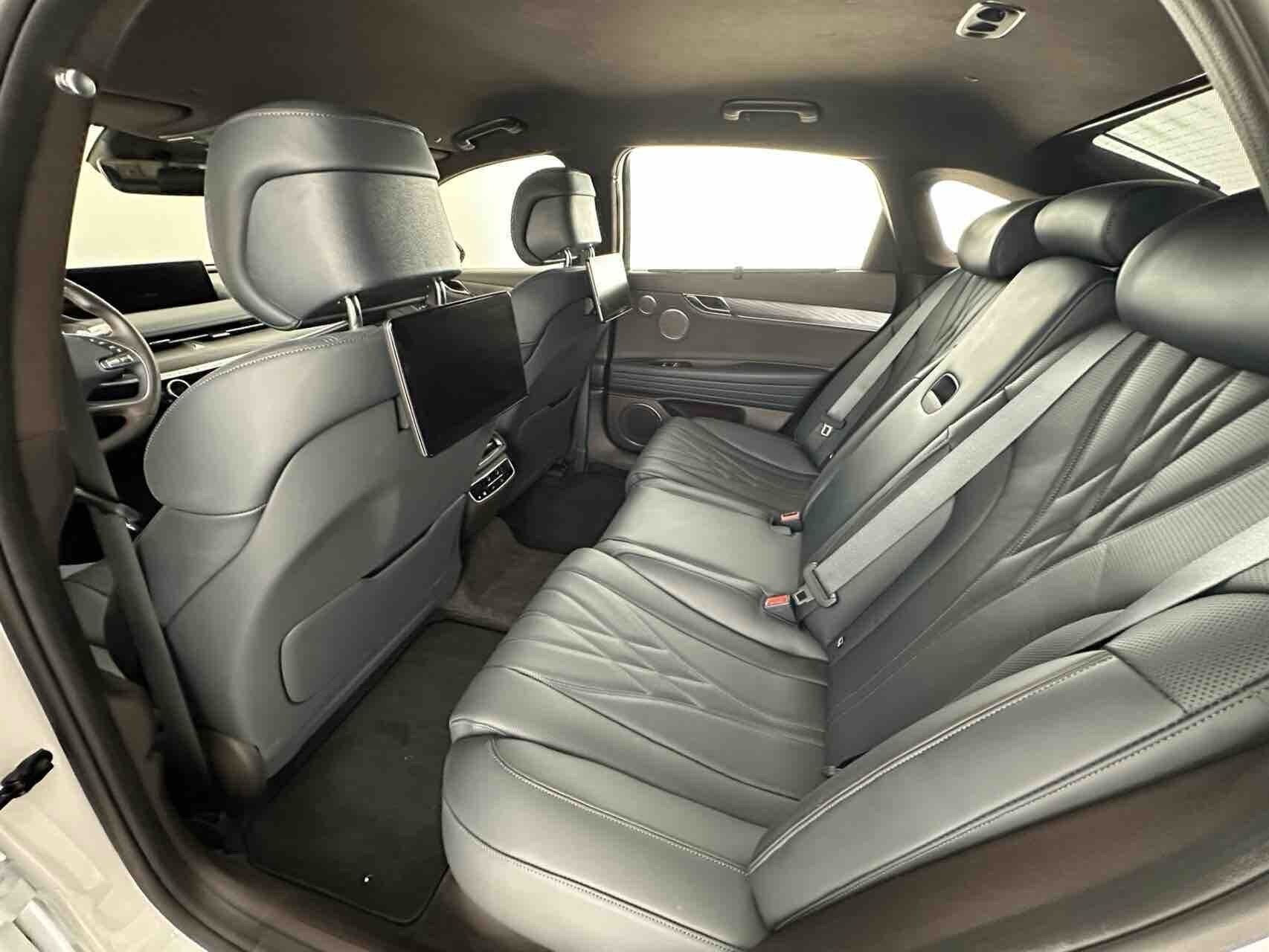Hvid Genesis G80 fra 2023