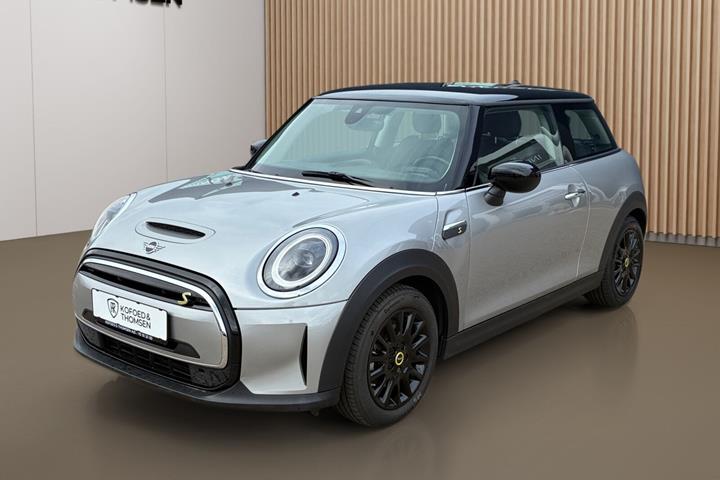 Grå Mini Cooper fra 2023 set udefra
