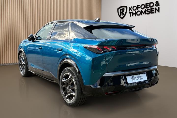 Blå Peugeot e-3008 fra 2025