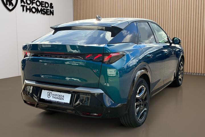 Blå Peugeot e-3008 fra 2025