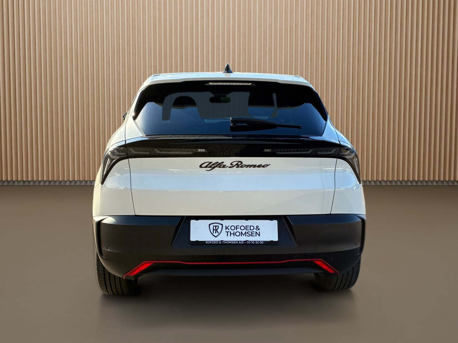 Hvid Alfa Romeo Junior fra 2025