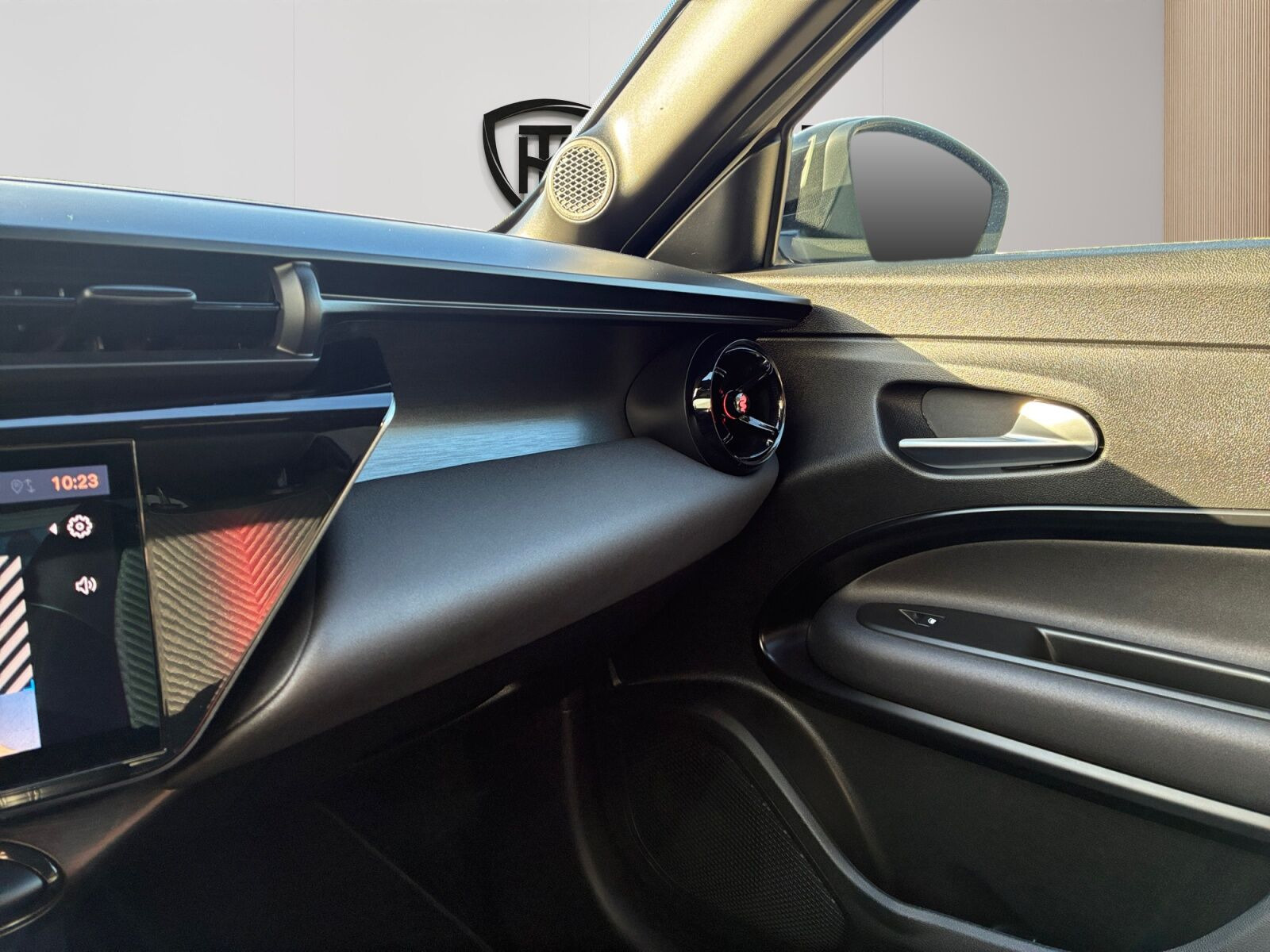 Hvid Alfa Romeo Junior fra 2025