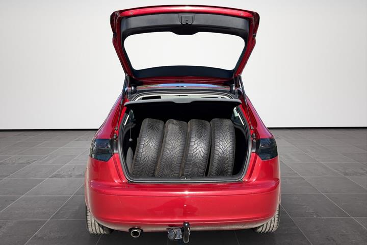 Rød Audi A3 fra 2008