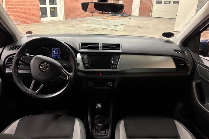Blå Skoda Fabia fra 2018