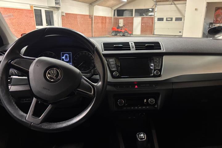 Blå Skoda Fabia fra 2018