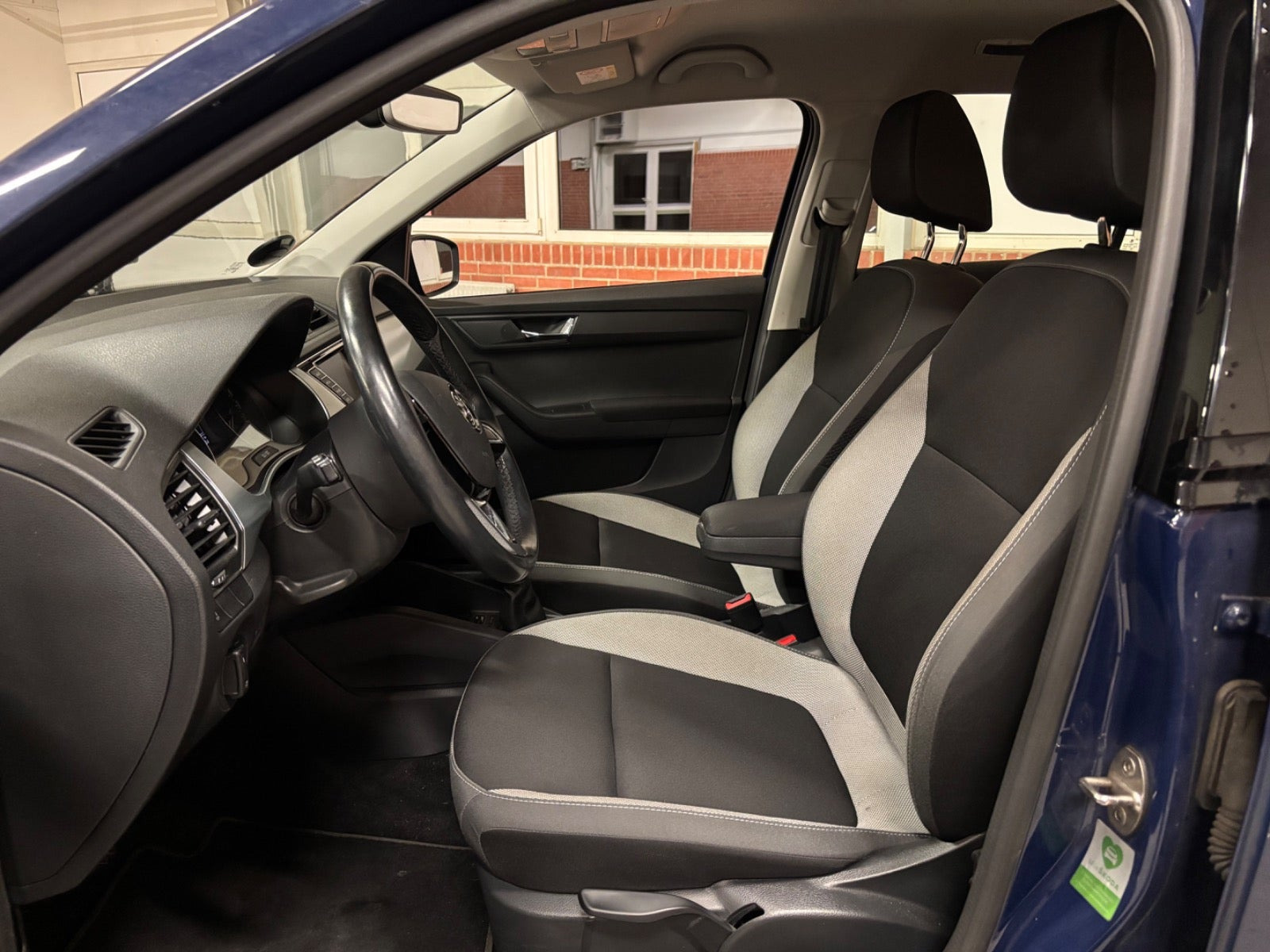 Blå Skoda Fabia fra 2018