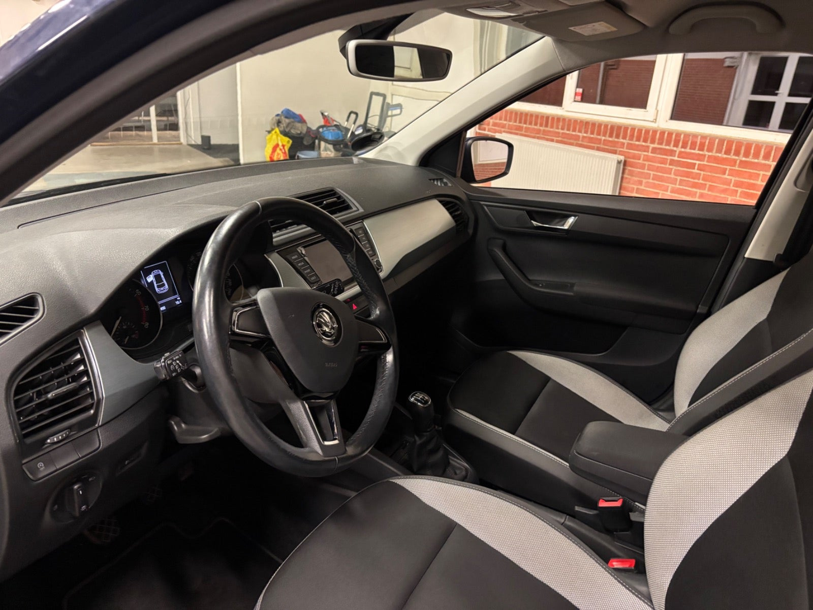 Blå Skoda Fabia fra 2018