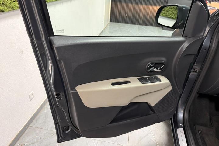 undefined Dacia Lodgy fra 2015