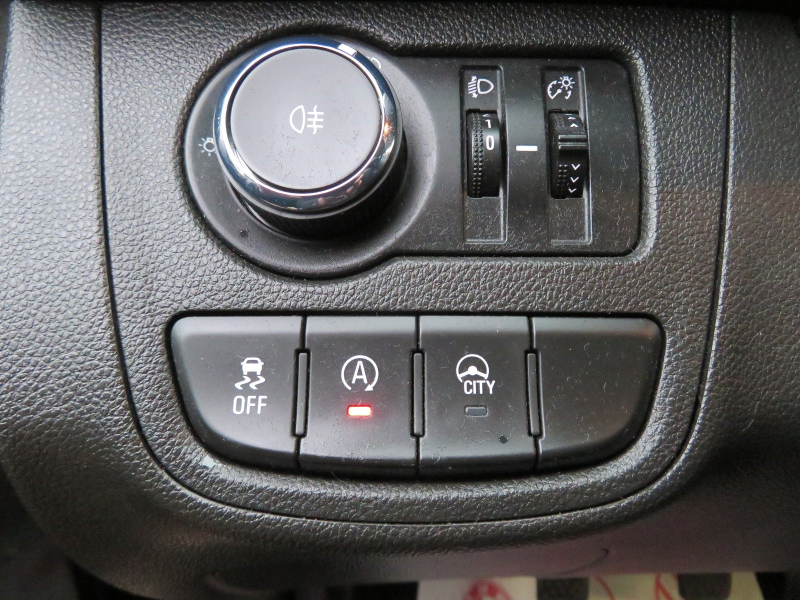 Sort Opel Karl fra 2017