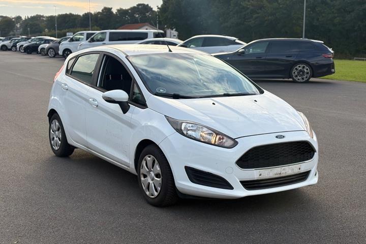Hvid Ford Fiesta fra 2016