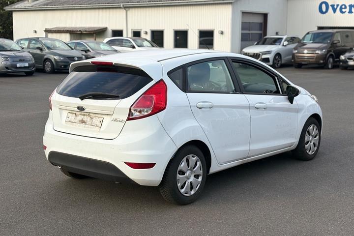 Hvid Ford Fiesta fra 2016