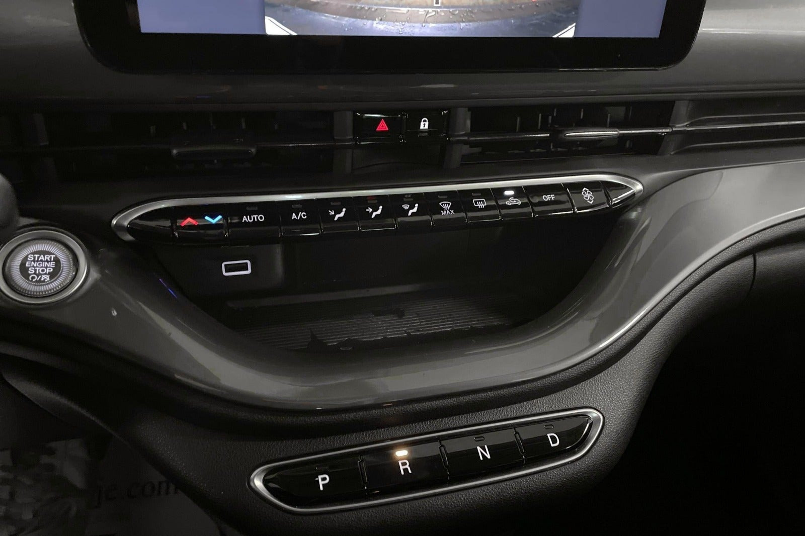 Grå Fiat 500e fra 2023