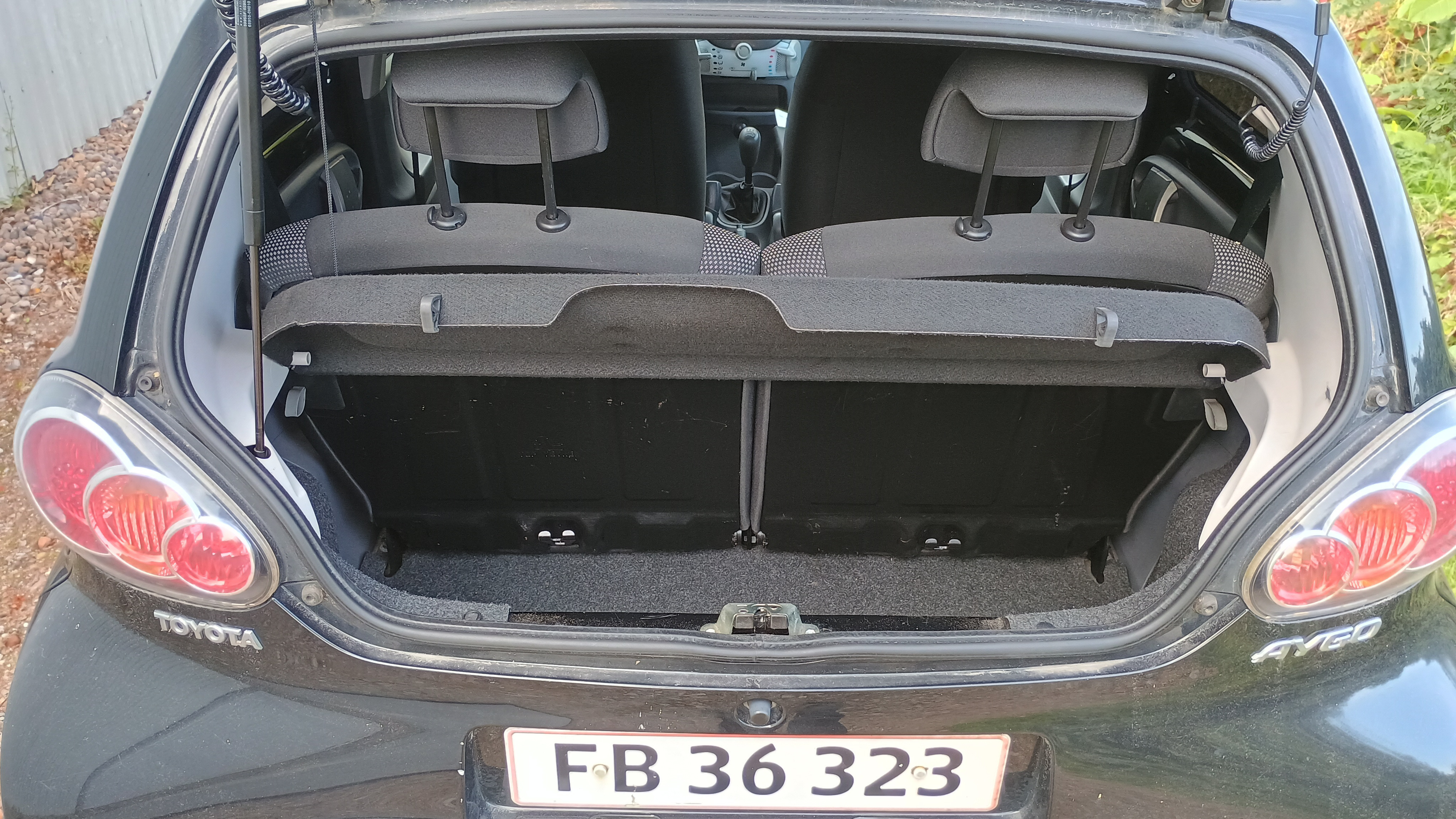 Sort Toyota Aygo fra 2011