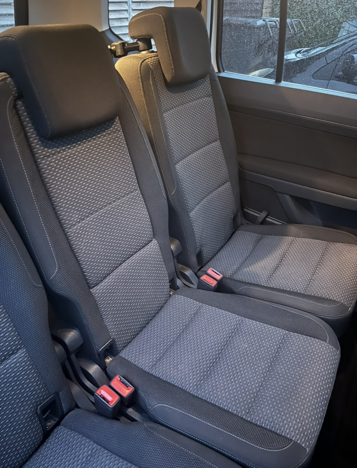 Hvid VW Touran fra 2017