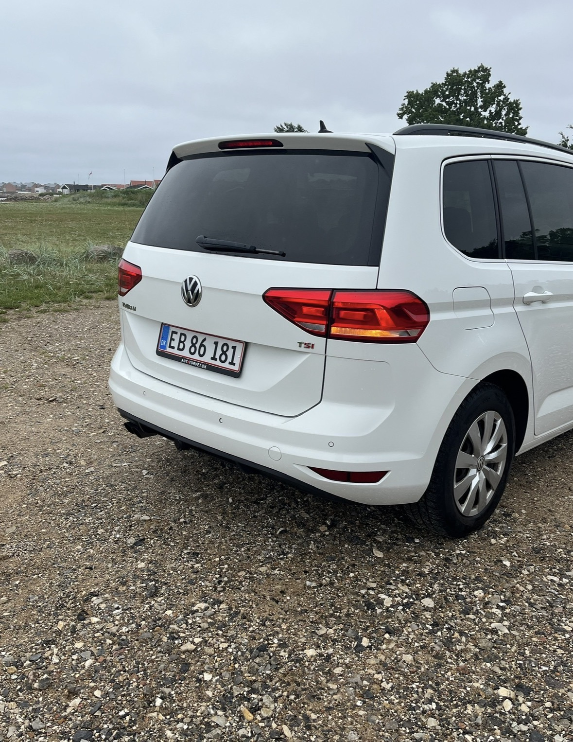 Hvid VW Touran fra 2017