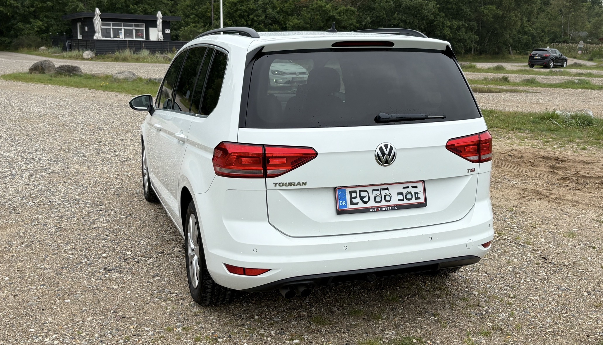 Hvid VW Touran fra 2017
