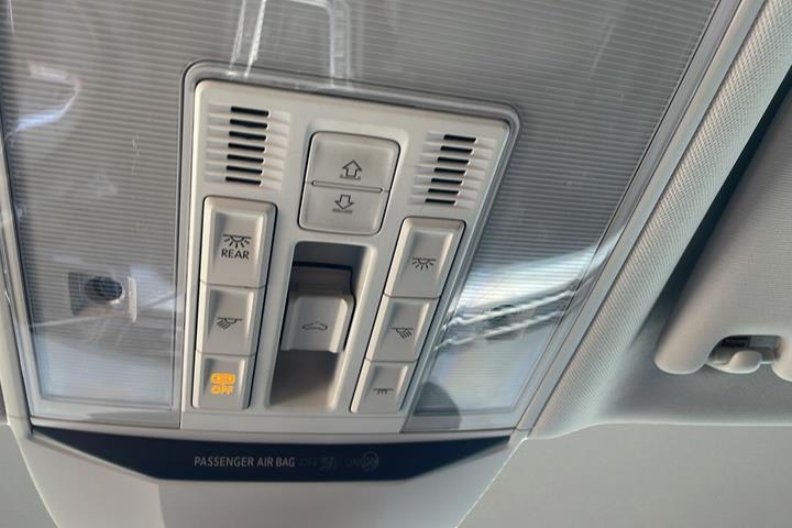 Sølv VW Passat fra 2021