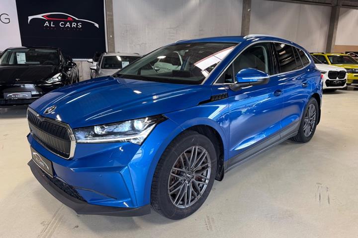 Blå Skoda Enyaq fra 2021