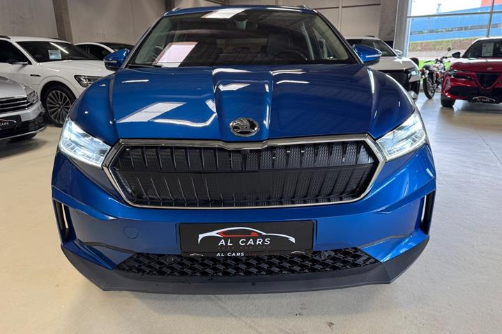 Blå Skoda Enyaq fra 2021