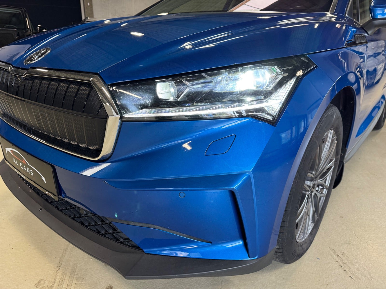 Blå Skoda Enyaq fra 2021