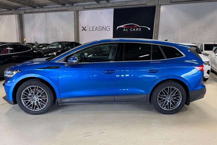 Blå Skoda Enyaq fra 2021