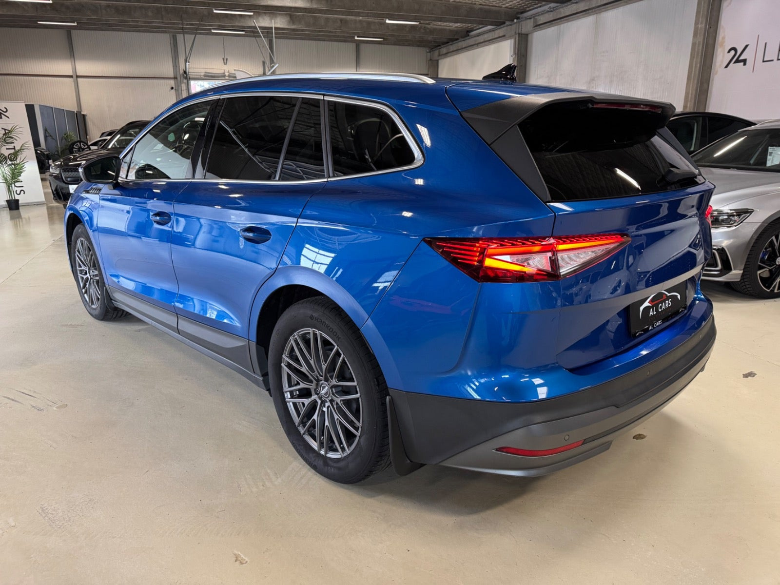 Blå Skoda Enyaq fra 2021
