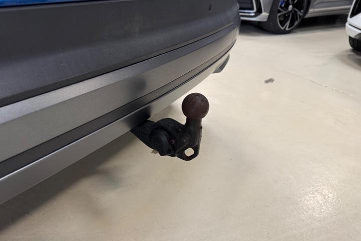 Blå Skoda Enyaq fra 2021