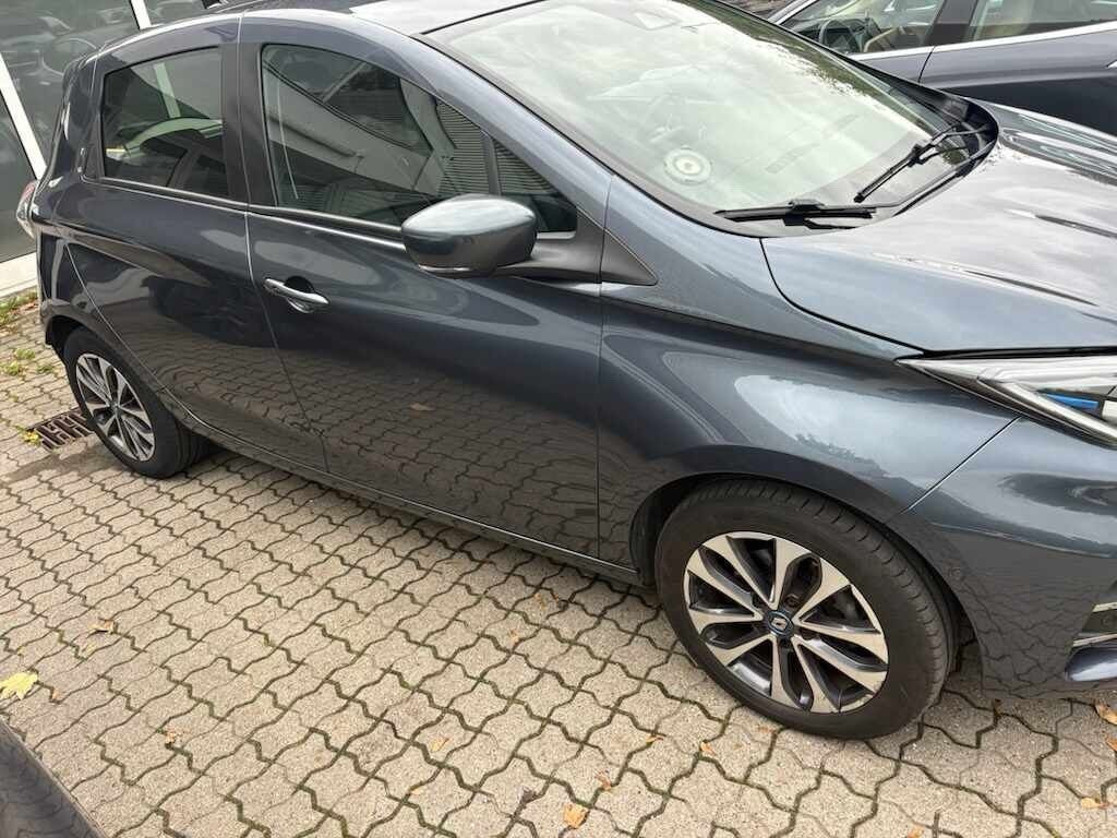 Grå Renault Zoe fra 2019