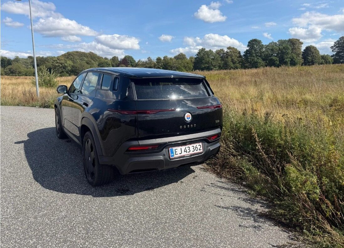 Sort Fisker Ocean fra 2023