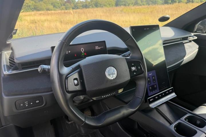 Sort Fisker Ocean fra 2023