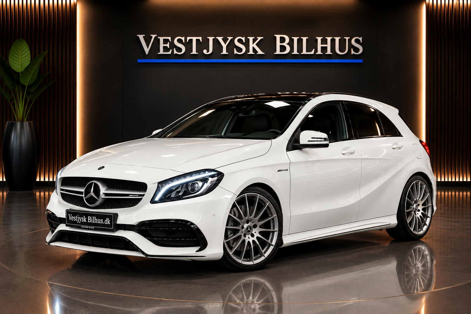 Mercedes A45 2,0 AMG aut. 4Matic