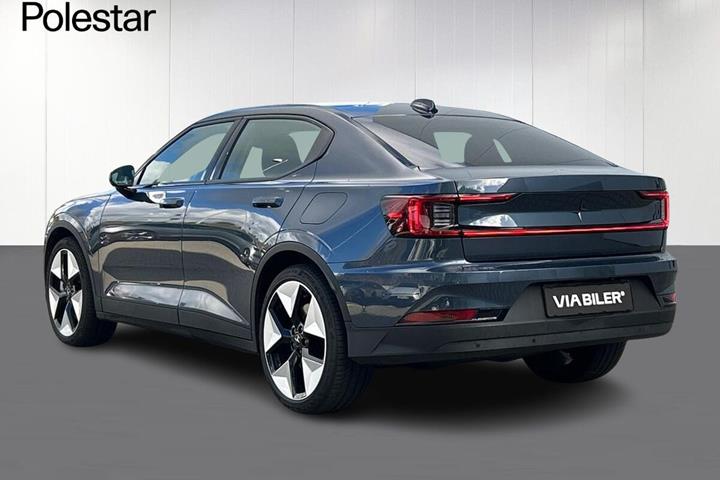 Sort Polestar 2 fra 2024