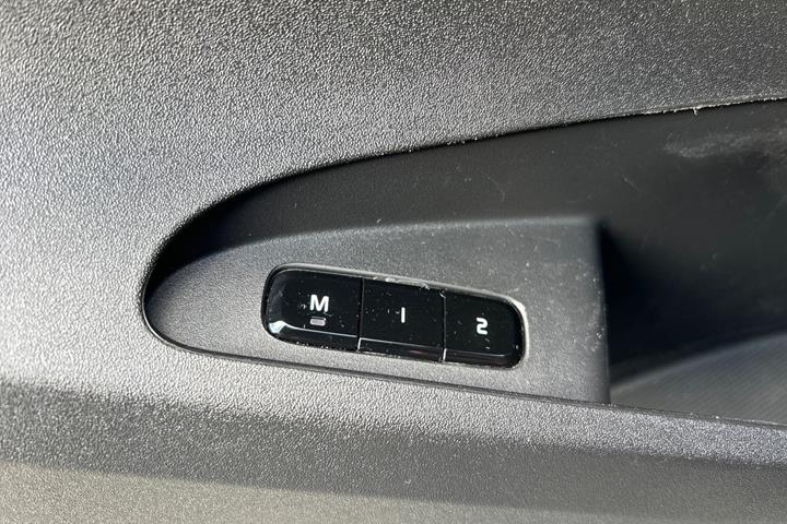 Sort Polestar 2 fra 2024