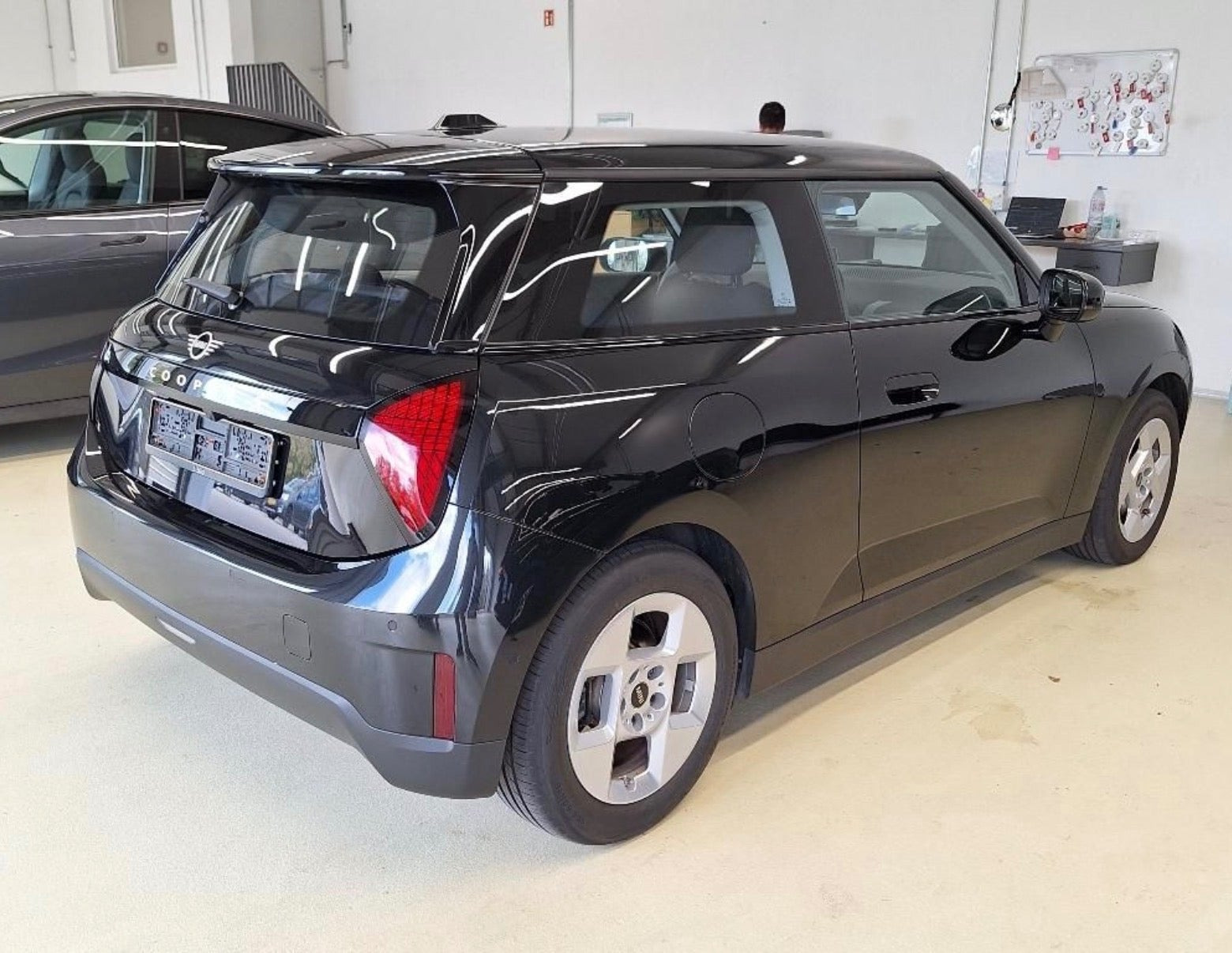 Sort Mini Cooper SE fra 2025