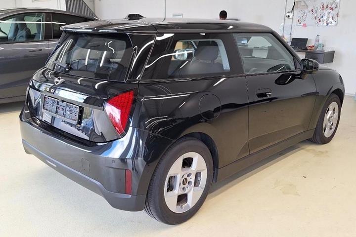 Sort Mini Cooper SE fra 2025