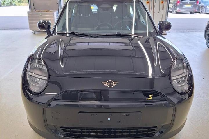 Sort Mini Cooper SE fra 2025