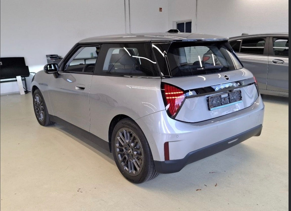 Grå Mini Cooper SE fra 2025