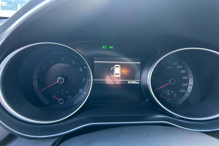 Hvid Kia Ceed fra 2023