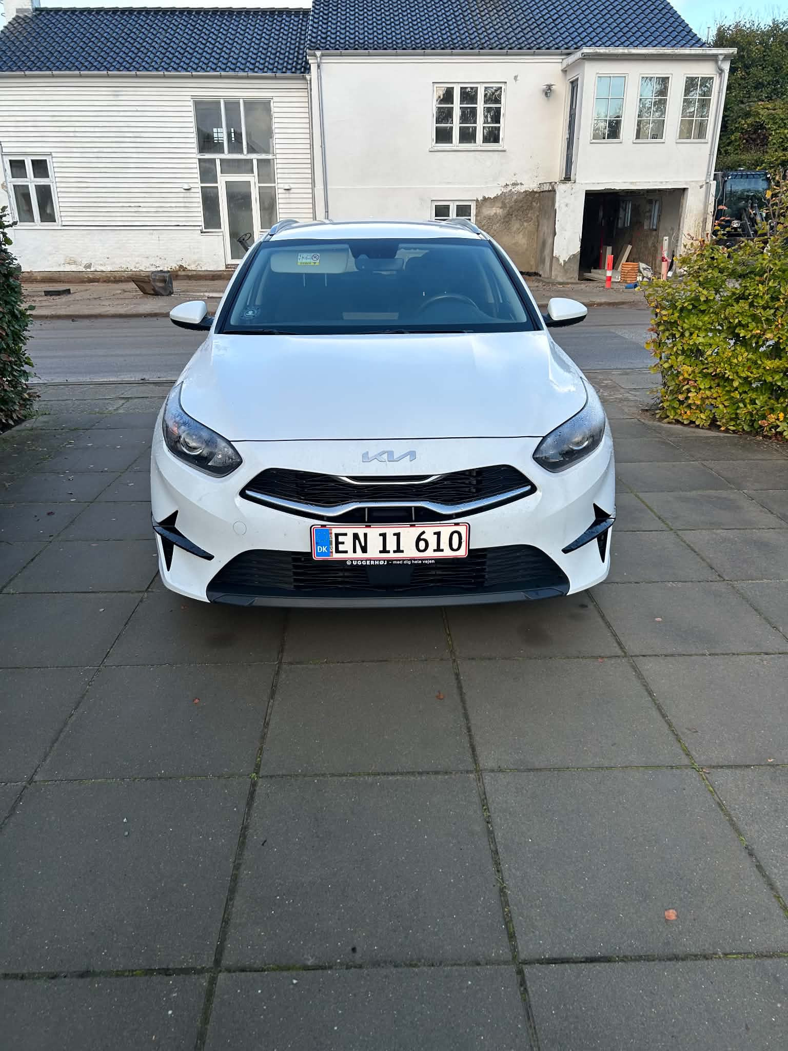 Hvid Kia Ceed fra 2023