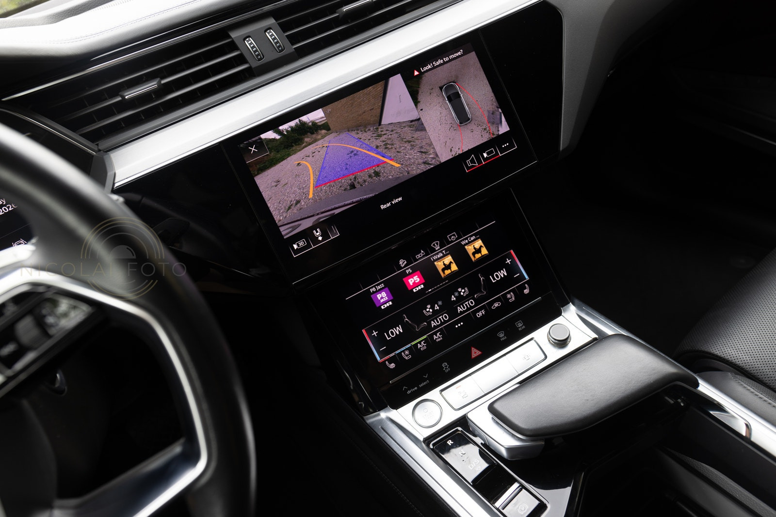 Grå Audi e-tron fra 2019