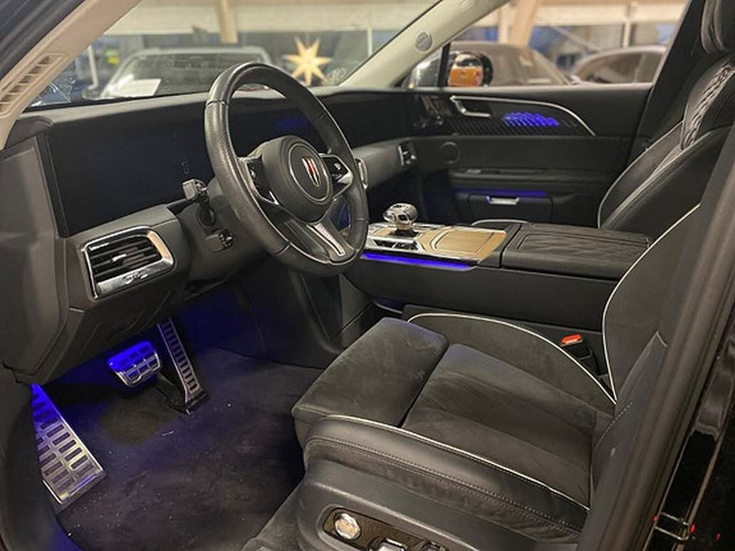 Sort Hongqi Hongqi E-HS9 fra 2024