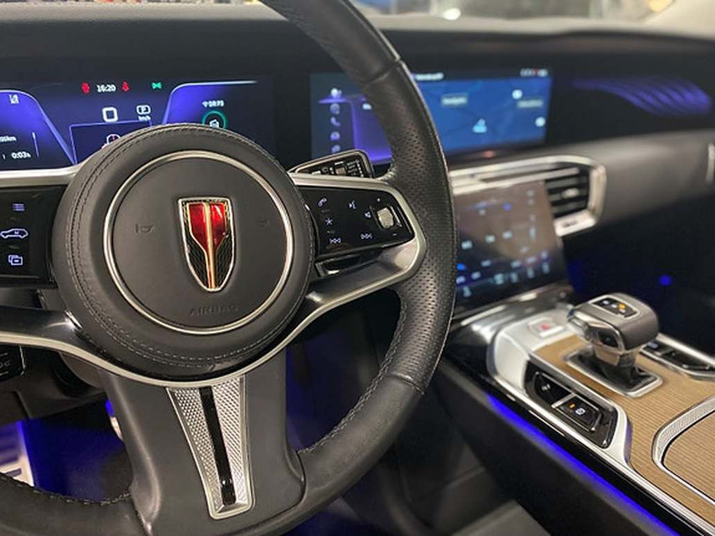 Sort Hongqi Hongqi E-HS9 fra 2024
