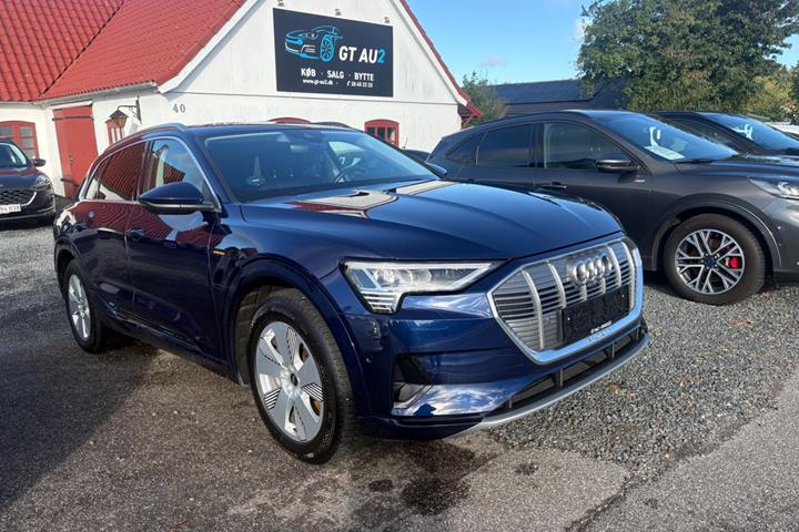 Blå Audi e-tron fra 2021