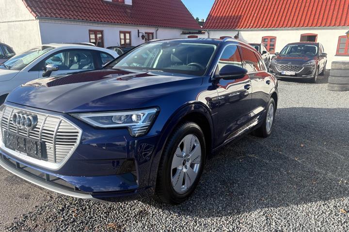 Blå Audi e-tron fra 2021