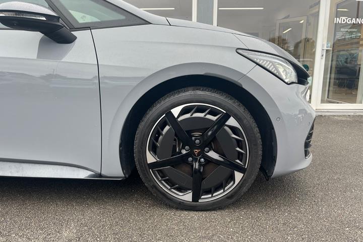 Grå Cupra Born fra 2025