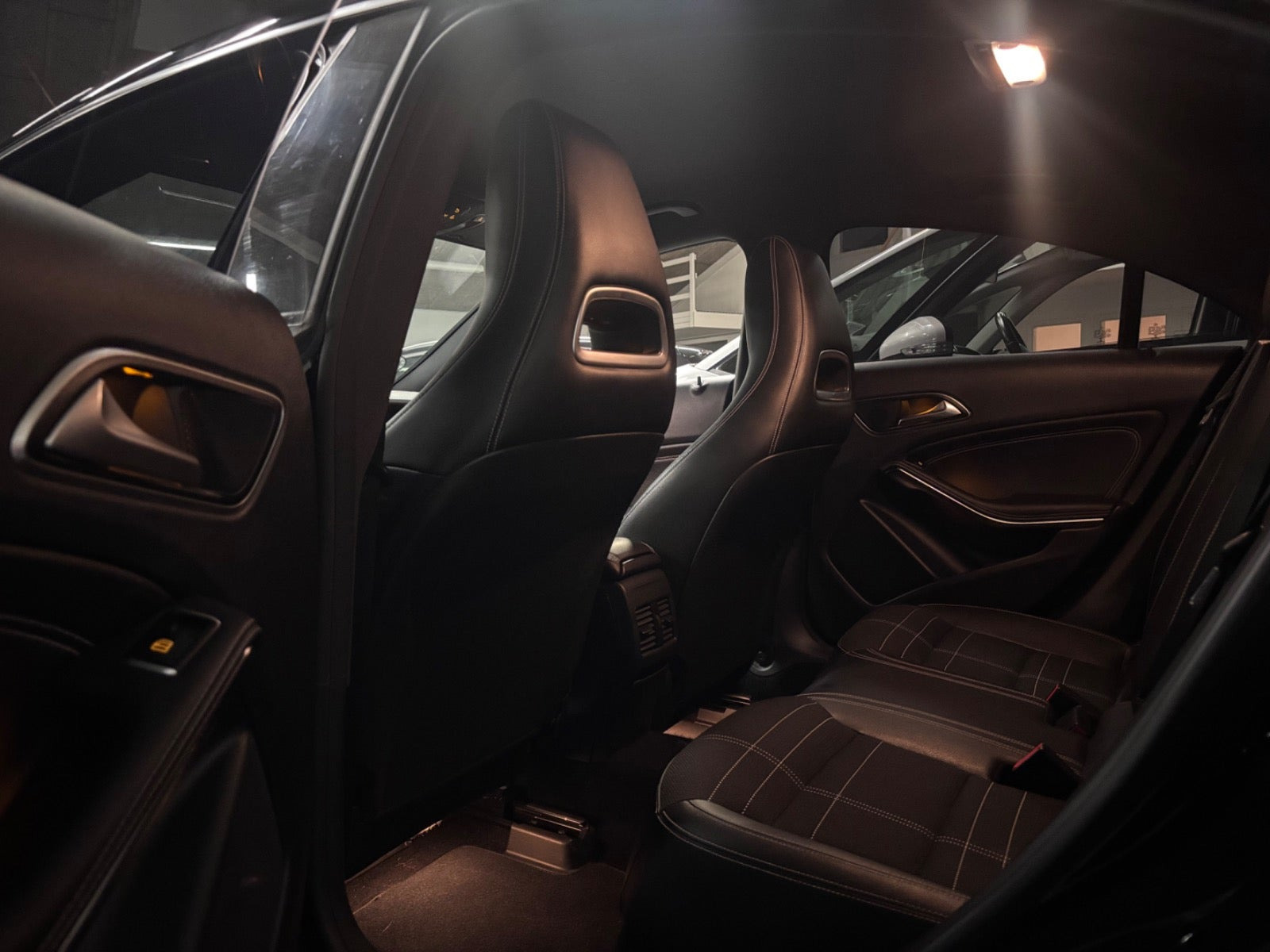 Sort Mercedes CLA220 fra 2015